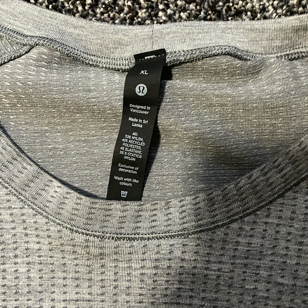 XL lulu lemon active wear t-shirt - Picture 2 of 3